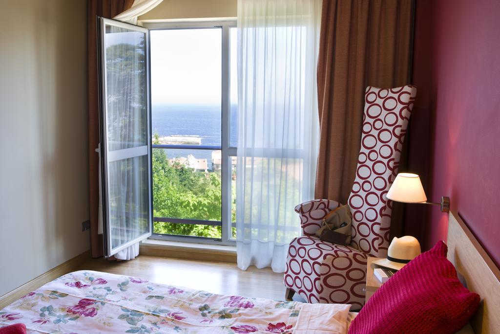 Apartamentos Mar كوميلاس المظهر الخارجي الصورة