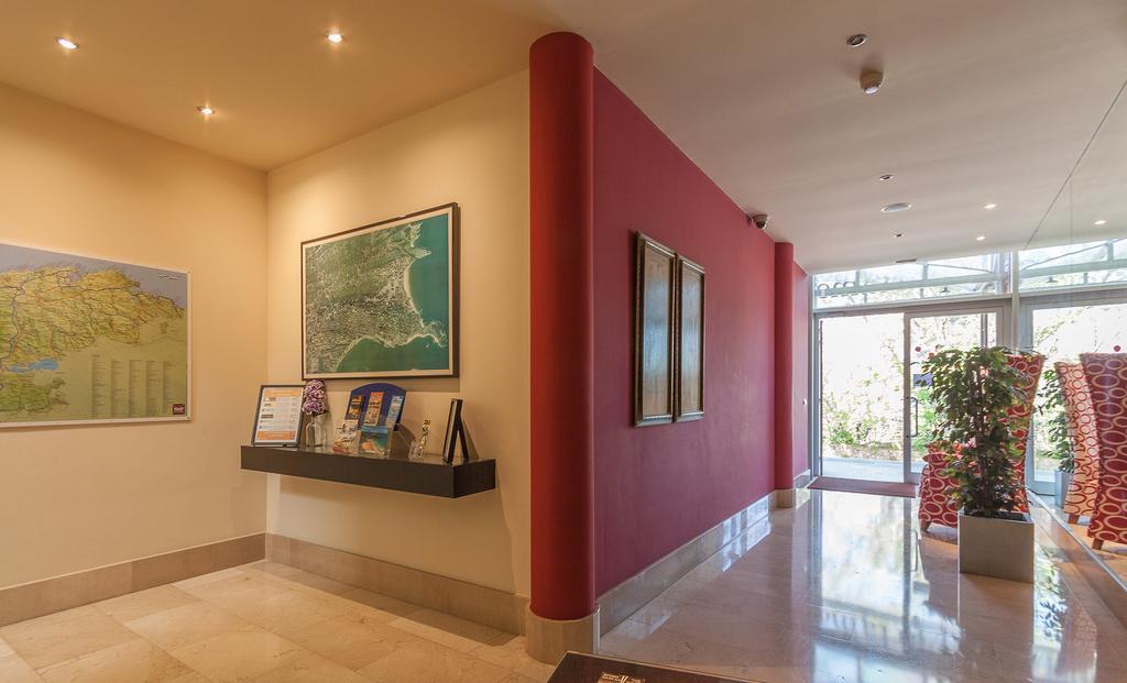 Apartamentos Mar كوميلاس المظهر الخارجي الصورة